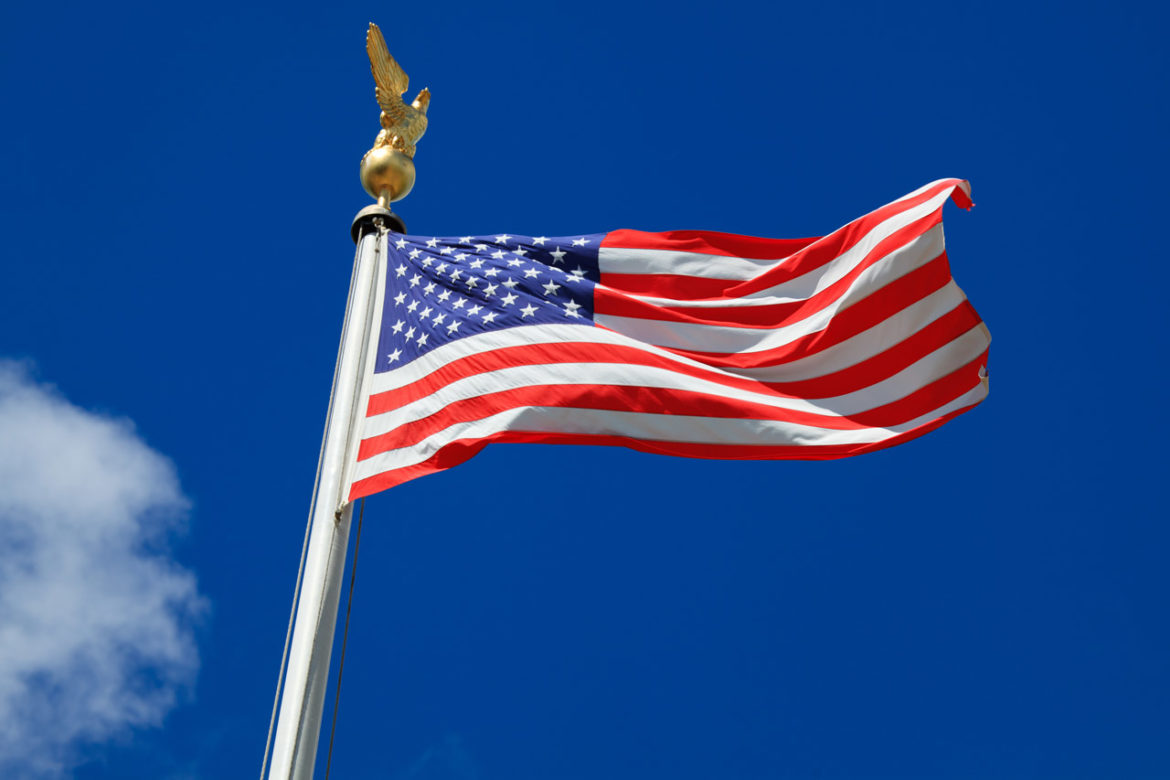 american-flag-112980398014YW-mlsmagazineitalia